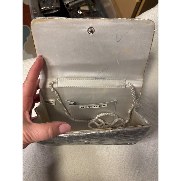 NYTLITES Silver Metallic Pleated Evening Clutch Purse Chain Strap Snap Closure - Picture 3 of 7